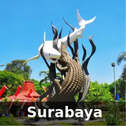 kampus di kota surabaya